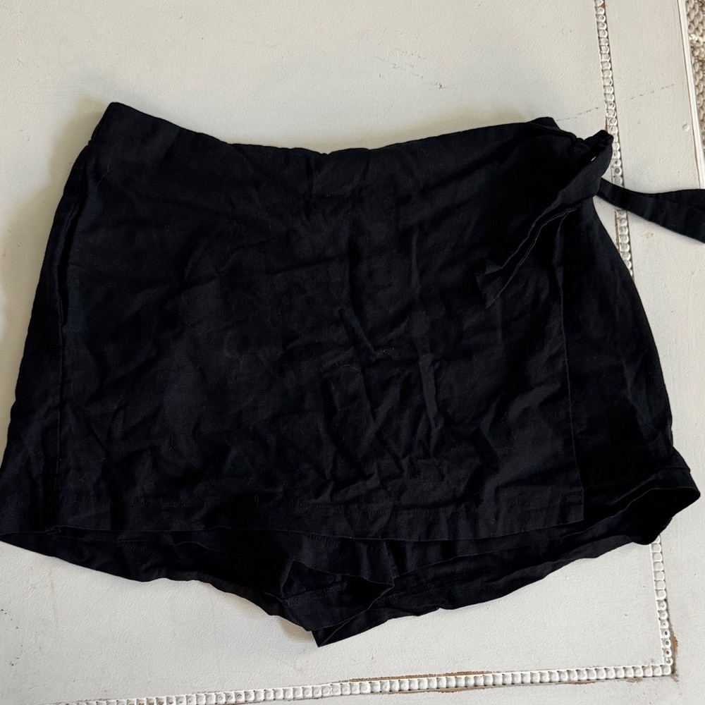 Old Navy Women's Black Skort